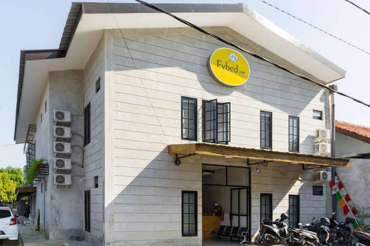 Reddoorz Near Sam Poo Kong 3 Semarang Hotel Exterior photo